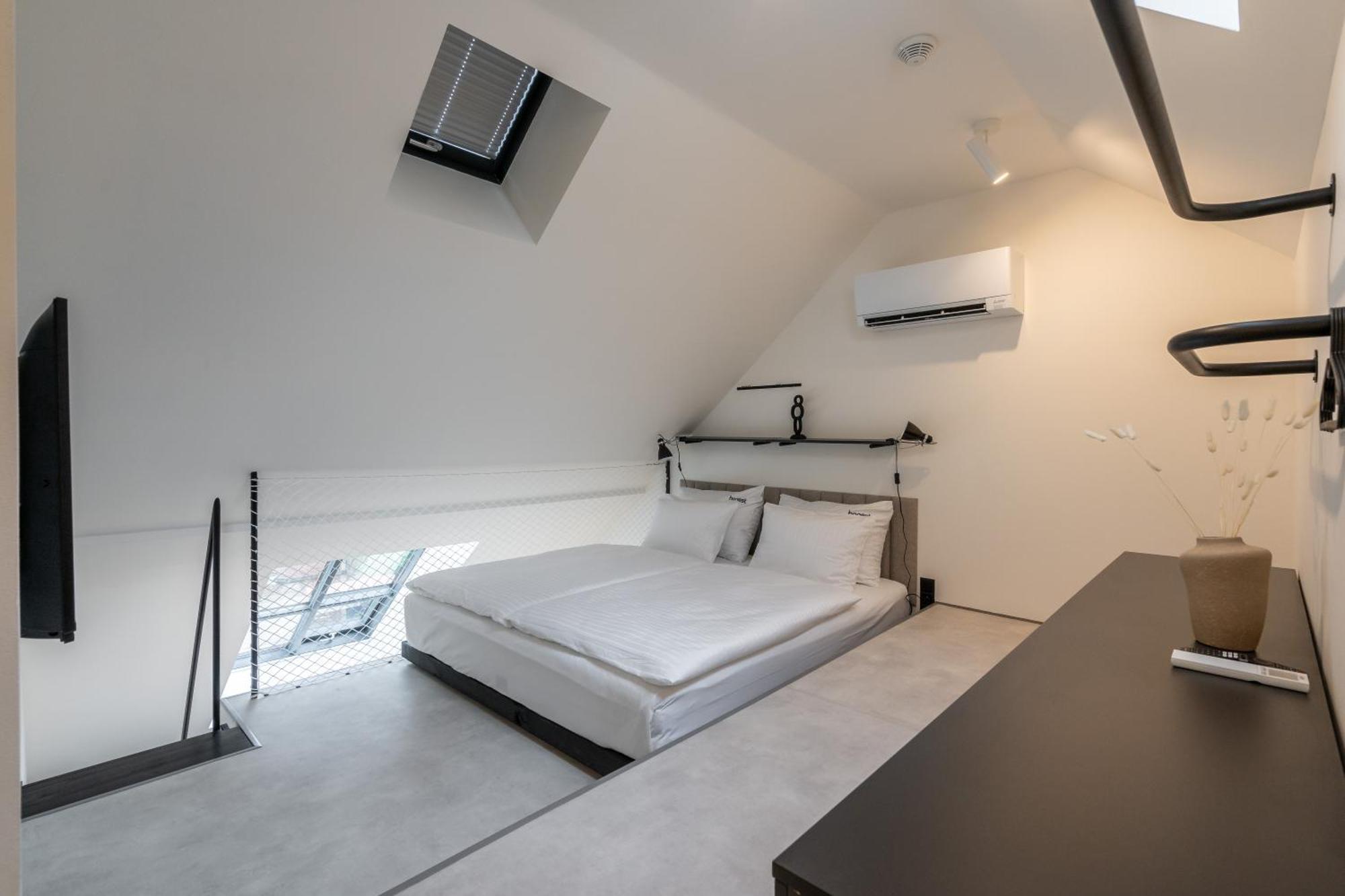 Honest Karlin Lejlighedshotel Prag Værelse billede