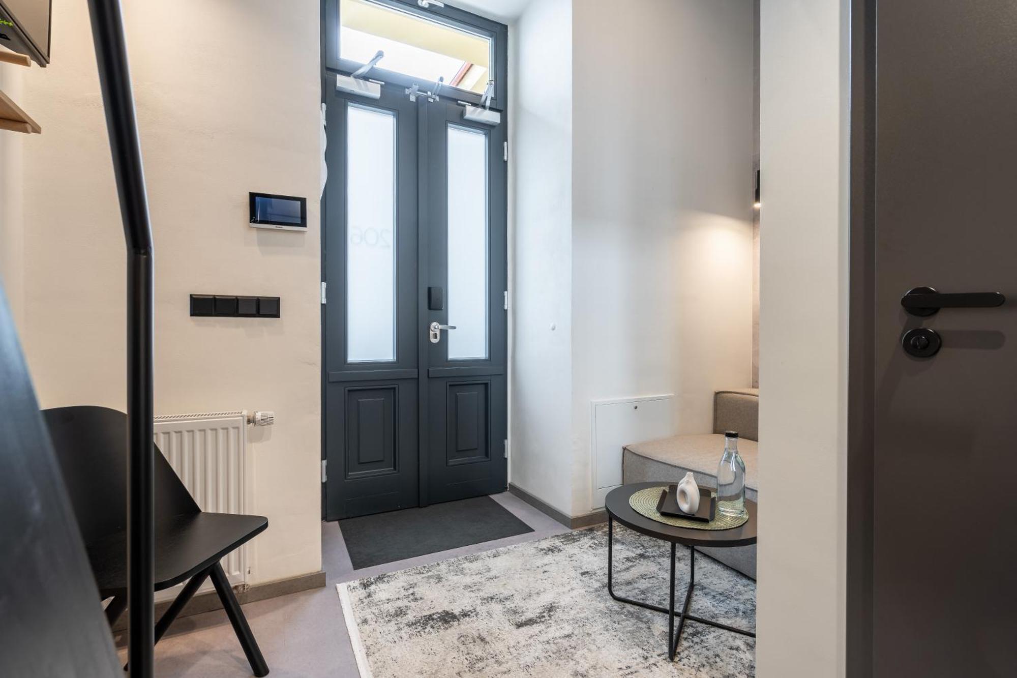 Honest Karlin Lejlighedshotel Prag Værelse billede