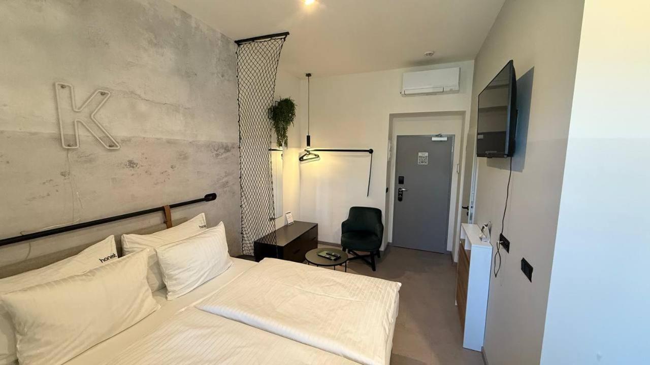 Honest Karlin Lejlighedshotel Prag Eksteriør billede